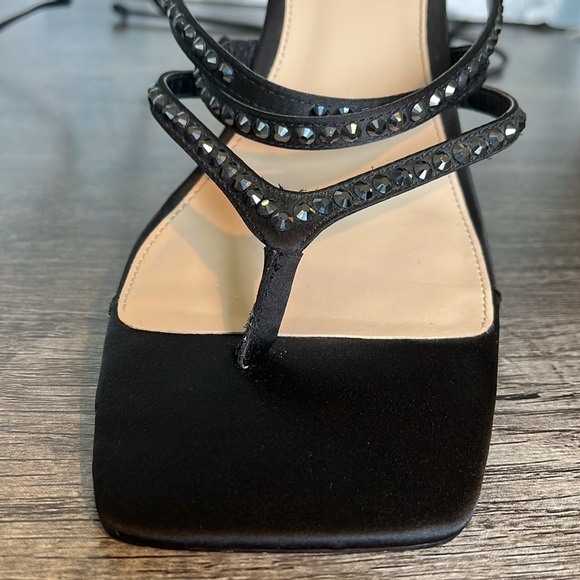 Vince Camuto Amarina heeled sandal, please refer to picture for size - Picture 3 of 16